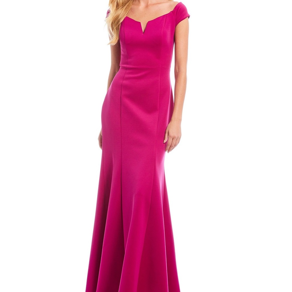 Vince Camuto Scuba Off-The-Shoulder V Mermaid Gown